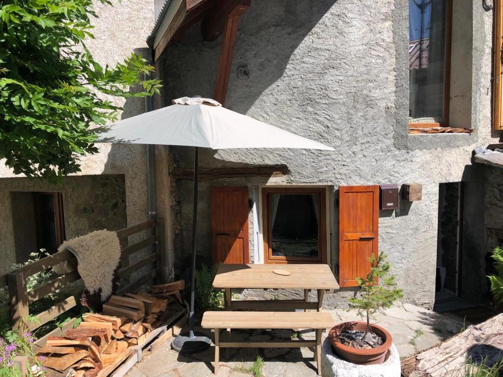 Mon Roc - Maison De Montagne Atypique Avec Vue La Grave Kültér fotó